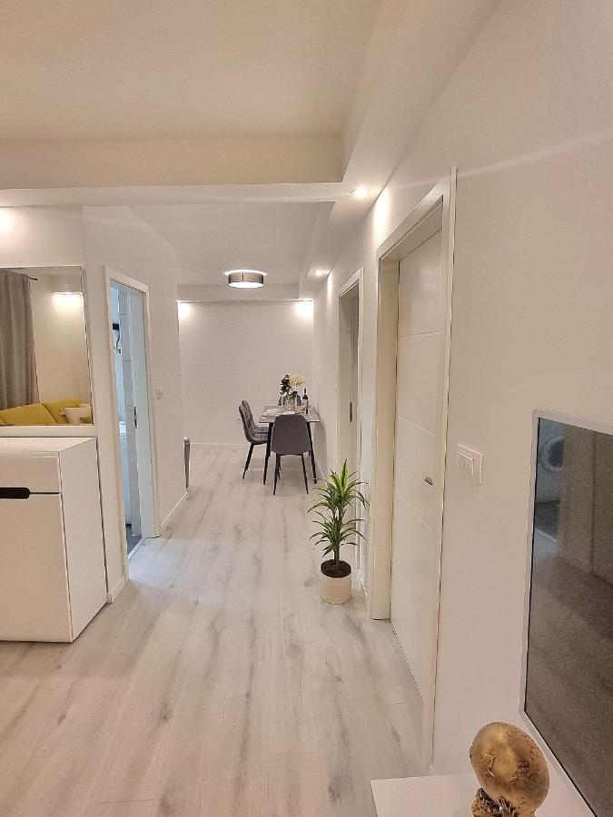 Un Ami Apartment Пула Екстериор снимка