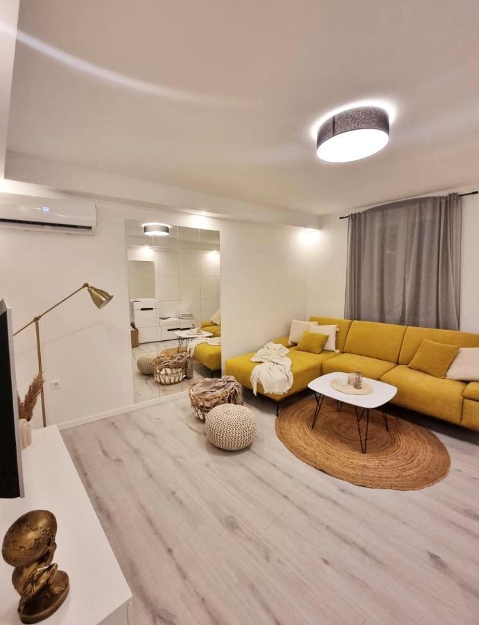Un Ami Apartment Пула Екстериор снимка