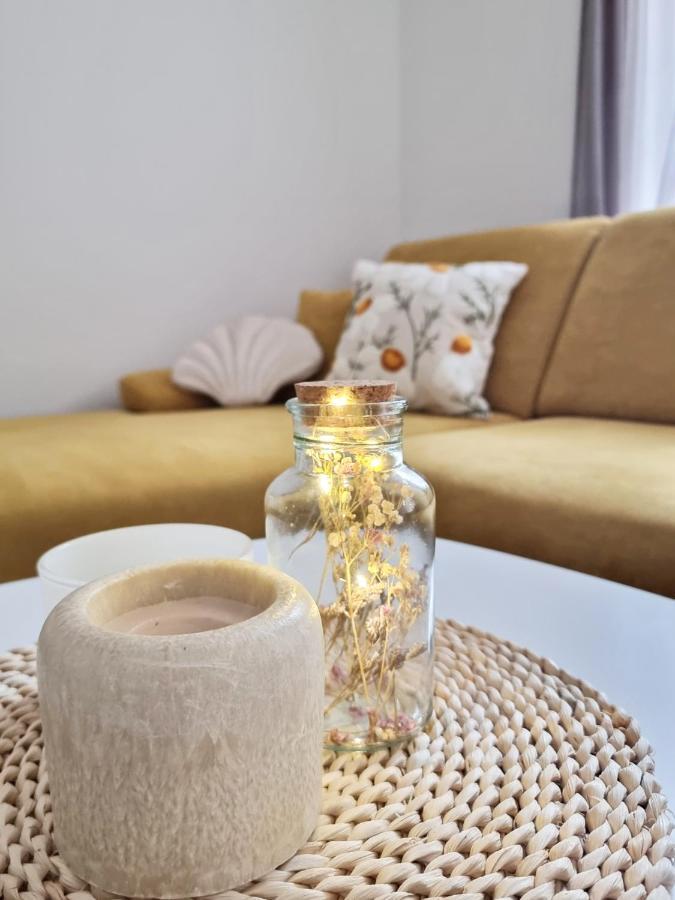 Un Ami Apartment Пула Екстериор снимка